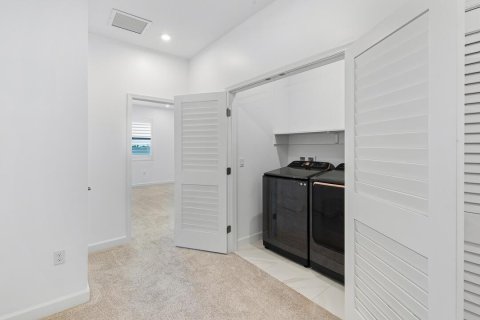 Townhouse in Port St. Lucie, Florida 3 bedrooms, 162.95 sq.m. № 2374962 - photo 25