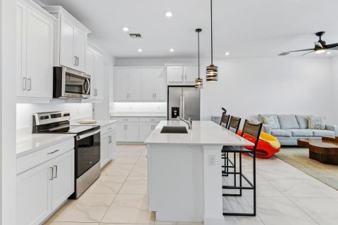 Townhouse in Port St. Lucie, Florida 3 bedrooms, 162.95 sq.m. № 2374962 - photo 7