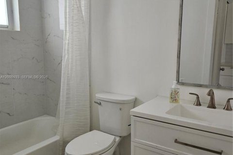 Снять в аренду виллу или дом в Халландейл-Бич, Флорида № 2065125 - фото 4