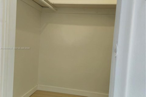 Снять в аренду виллу или дом в Халландейл-Бич, Флорида № 2065125 - фото 5