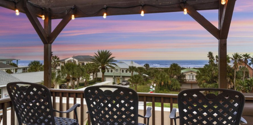 Duplex à Saint Augustine, Floride 4 chambres, 221.66 m2 № 801105