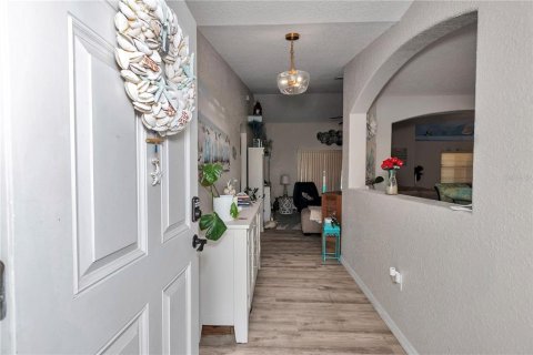 House in Oxford, Florida 4 bedrooms, 206.61 sq.m. № 2225082 - photo 8