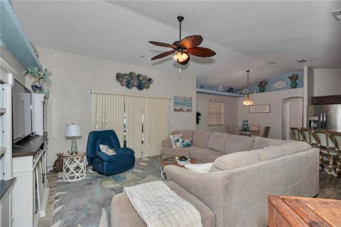 House in Oxford, Florida 4 bedrooms, 206.61 sq.m. № 2225082 - photo 12