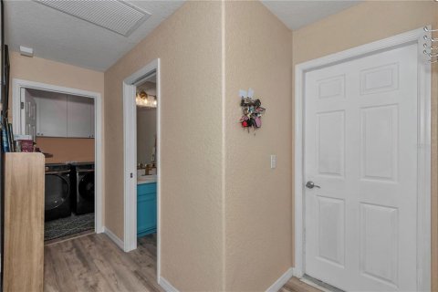 House in Oxford, Florida 4 bedrooms, 206.61 sq.m. № 2225082 - photo 27