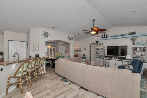 House in Oxford, Florida 4 bedrooms, 206.61 sq.m. № 2225082 - photo 13