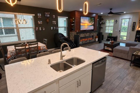 Villa ou maison à vendre à Odessa, Floride: 3 chambres, 162.76 m2 № 2417039 - photo 6