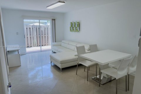 Condominio en venta en Pembroke Pines, Florida, 1 dormitorio, 56.67 m2 № 1942941 - foto 14