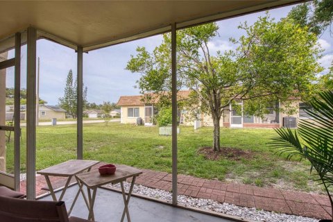 Casa en alquiler en Seminole, Florida, 2 dormitorios, 84.54 m2 № 1858049 - foto 18