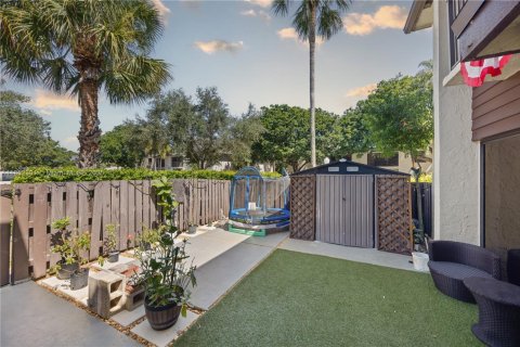 Townhouse in Coconut Creek, Florida 2 bedrooms, 109.81 sq.m. № 1859111 - photo 22