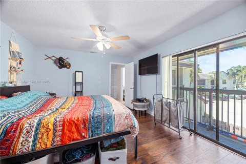 Townhouse in Coconut Creek, Florida 2 bedrooms, 109.81 sq.m. № 1859111 - photo 16