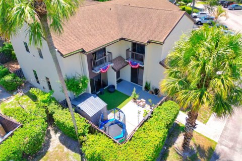 Townhouse in Coconut Creek, Florida 2 bedrooms, 109.81 sq.m. № 1859111 - photo 24