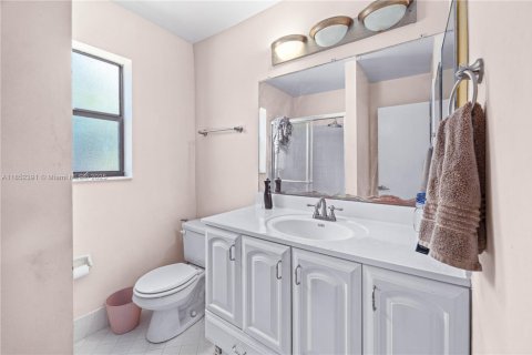 Townhouse in Coconut Creek, Florida 2 bedrooms, 109.81 sq.m. № 1859111 - photo 17