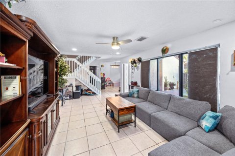 Townhouse in Coconut Creek, Florida 2 bedrooms, 109.81 sq.m. № 1859111 - photo 4