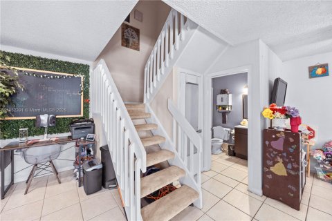 Townhouse in Coconut Creek, Florida 2 bedrooms, 109.81 sq.m. № 1859111 - photo 13