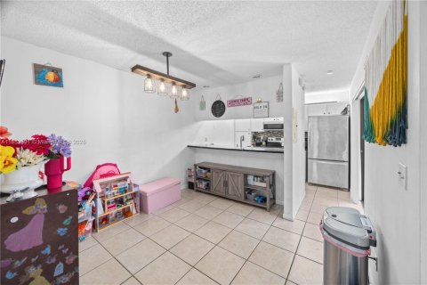 Townhouse in Coconut Creek, Florida 2 bedrooms, 109.81 sq.m. № 1859111 - photo 6