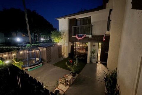 Townhouse in Coconut Creek, Florida 2 bedrooms, 109.81 sq.m. № 1859111 - photo 23
