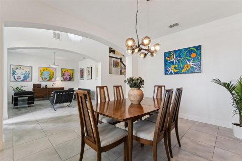 House in Winter Garden, Florida 7 bedrooms, 437.01 sq.m. № 2411543 - photo 18