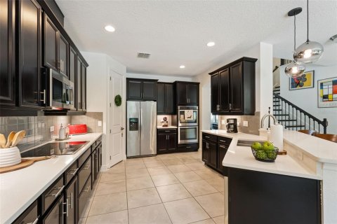 House in Winter Garden, Florida 7 bedrooms, 437.01 sq.m. № 2411543 - photo 21