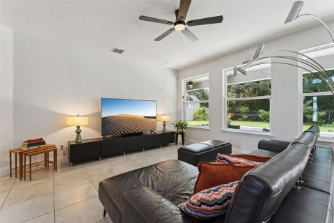 House in Winter Garden, Florida 7 bedrooms, 437.01 sq.m. № 2411543 - photo 20
