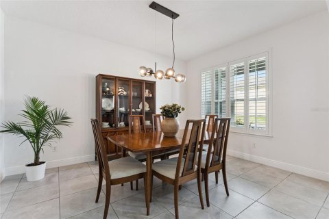 House in Winter Garden, Florida 7 bedrooms, 437.01 sq.m. № 2411543 - photo 19