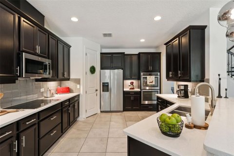 House in Winter Garden, Florida 7 bedrooms, 437.01 sq.m. № 2411543 - photo 22