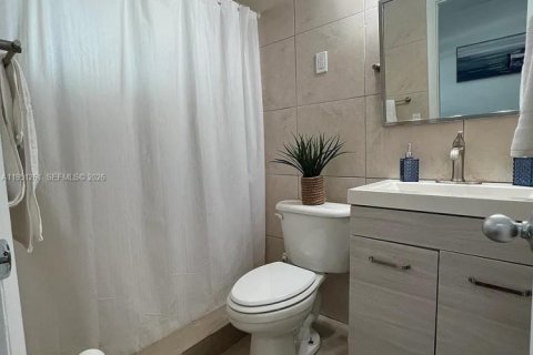 Condo in Key Biscayne, Florida № 2153134 - photo 11