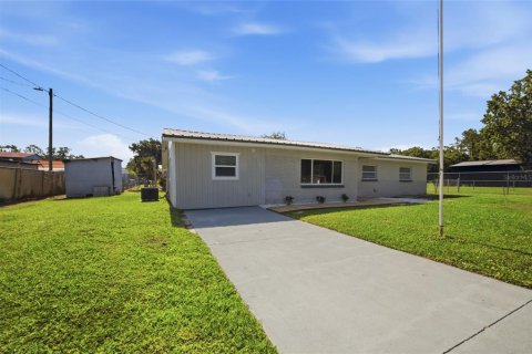 House in Plant City, Florida 4 bedrooms, 164.07 sq.m. № 2217172 - photo 4