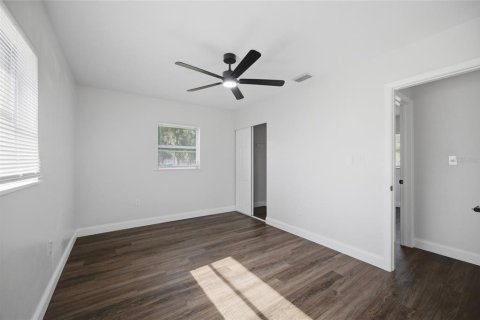 House in Plant City, Florida 4 bedrooms, 164.07 sq.m. № 2217172 - photo 20