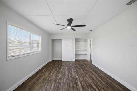 House in Plant City, Florida 4 bedrooms, 164.07 sq.m. № 2217172 - photo 11