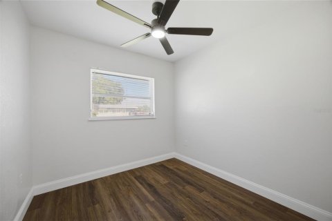 House in Plant City, Florida 4 bedrooms, 164.07 sq.m. № 2217172 - photo 14