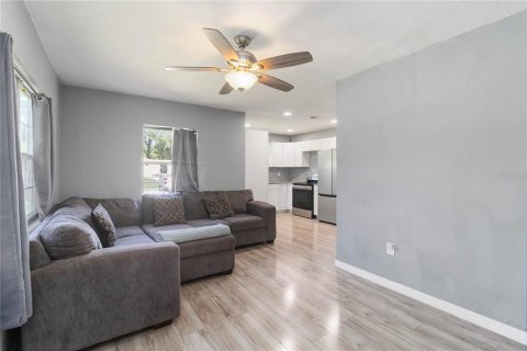 Casa en venta en Orlando, Florida, 4 dormitorios, 93.18 m2 № 2157309 - foto 5