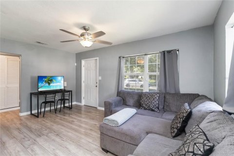 Casa en venta en Orlando, Florida, 4 dormitorios, 93.18 m2 № 2157309 - foto 4