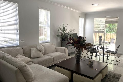 Touwnhouse à louer à Doral, Floride: 4 chambres, 214.6 m2 № 2066720 - photo 7