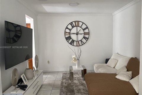 Touwnhouse à louer à Doral, Floride: 4 chambres, 214.6 m2 № 2066720 - photo 9