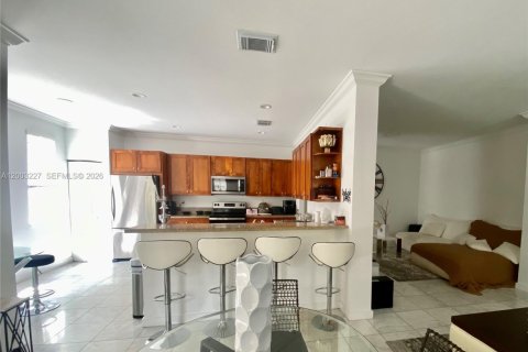 Touwnhouse à louer à Doral, Floride: 4 chambres, 214.6 m2 № 2066720 - photo 2