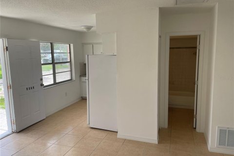 Appartement à louer à New Port Richey, Floride: 2 chambres, 65.03 m2 № 1912925 - photo 23