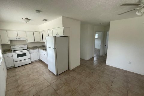 Apartment in New Port Richey, Florida 2 bedrooms, 65.03 sq.m. № 1912925 - photo 4
