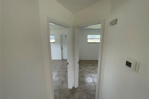 Apartment in New Port Richey, Florida 2 bedrooms, 65.03 sq.m. № 1912925 - photo 7