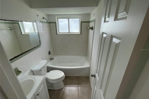 Apartment in New Port Richey, Florida 2 bedrooms, 65.03 sq.m. № 1912925 - photo 6