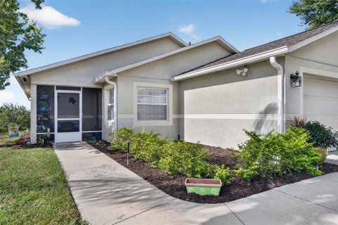 House in Clermont, Florida 3 bedrooms, 117.06 sq.m. № 2236077 - photo 4