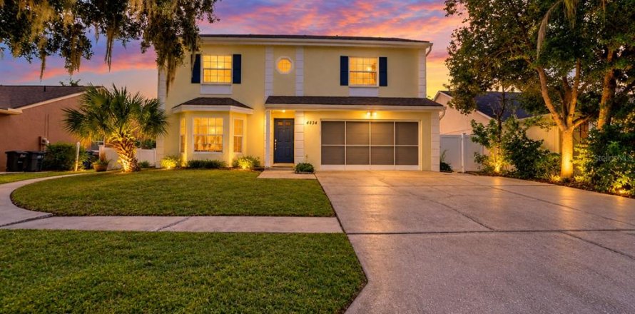 Villa ou maison à New Port Richey, Floride 4 chambres, 264.21 m2 № 2419316