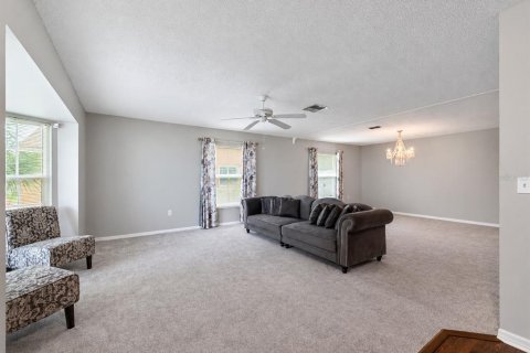 Villa ou maison à vendre à New Port Richey, Floride: 4 chambres, 264.21 m2 № 2419316 - photo 5