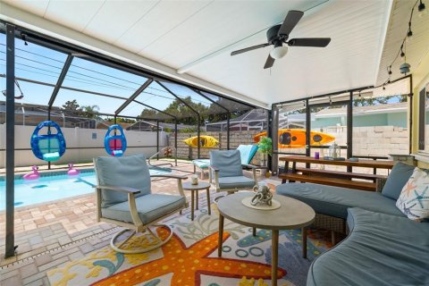 House in Largo, Florida 2 bedrooms, 122.54 sq.m. № 1854571 - photo 24