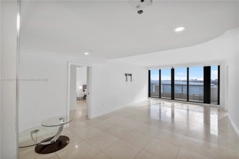 Copropriété à louer à Miami, Floride: 2 chambres, 134.71 m2 № 2015064 - photo 11