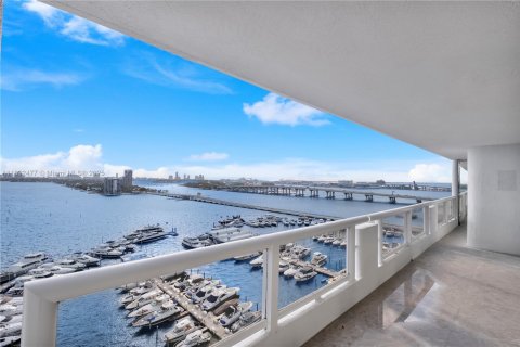 Condominio en Miami, Florida, 2 dormitorios  № 2015064