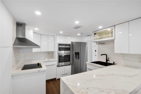 Copropriété à louer à Miami, Floride: 2 chambres, 134.71 m2 № 2015064 - photo 7