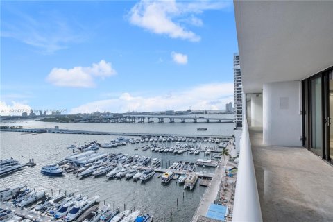 Copropriété à louer à Miami, Floride: 2 chambres, 134.71 m2 № 2015064 - photo 2