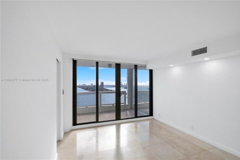 Copropriété à louer à Miami, Floride: 2 chambres, 134.71 m2 № 2015064 - photo 12