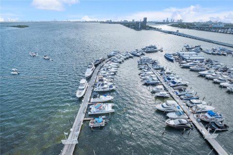 Copropriété à louer à Miami, Floride: 2 chambres, 134.71 m2 № 2015064 - photo 3