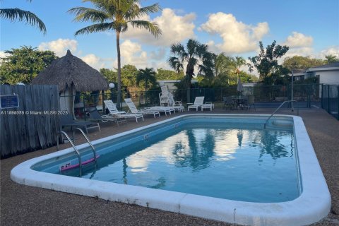 Снять в аренду кондоминиум в Дания-Бич, Флорида 2 спальни, 55.28м2, № 1949856 - фото 6